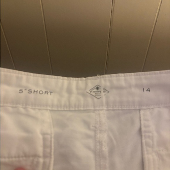 Women’s White Chino Shorts – Size 14 (5” Short Inseam)
St. John’s bay - Picture 2 of 2